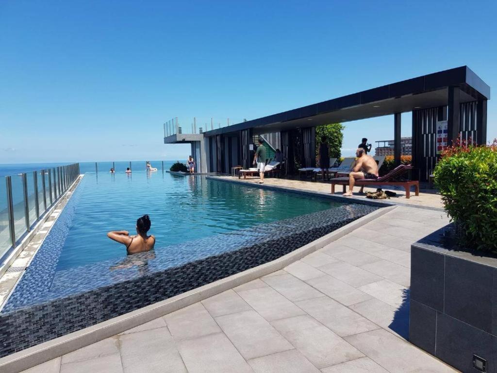 Aparthotel The Base Pattaya Exterior foto
